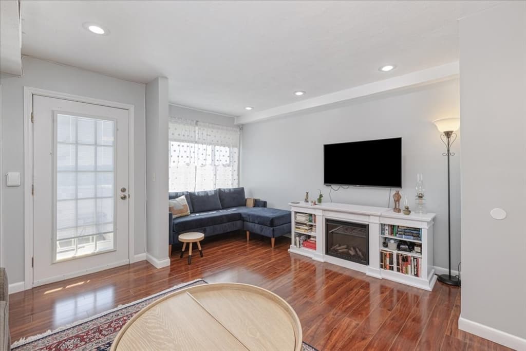 Condominium at 100 Merrimack Ave # 77, Dracut MA 01826, Dracut, photo 12 of 27