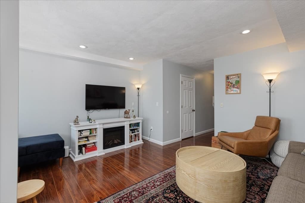 Condominium at 100 Merrimack Ave # 77, Dracut MA 01826, Dracut, photo 11 of 27