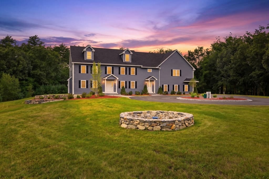 22 Townsend Road, Shirley MA 01464