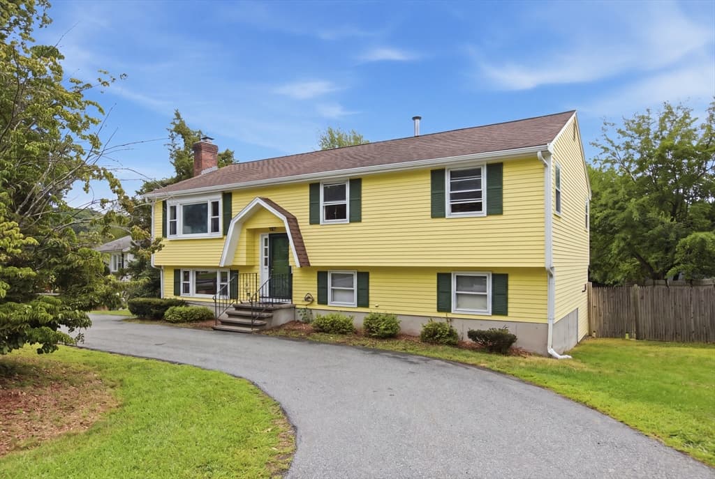 Single Family Residence at 55 Peach Orchard Rd, Burlington MA 01803, Burlington, photo 2 of 41