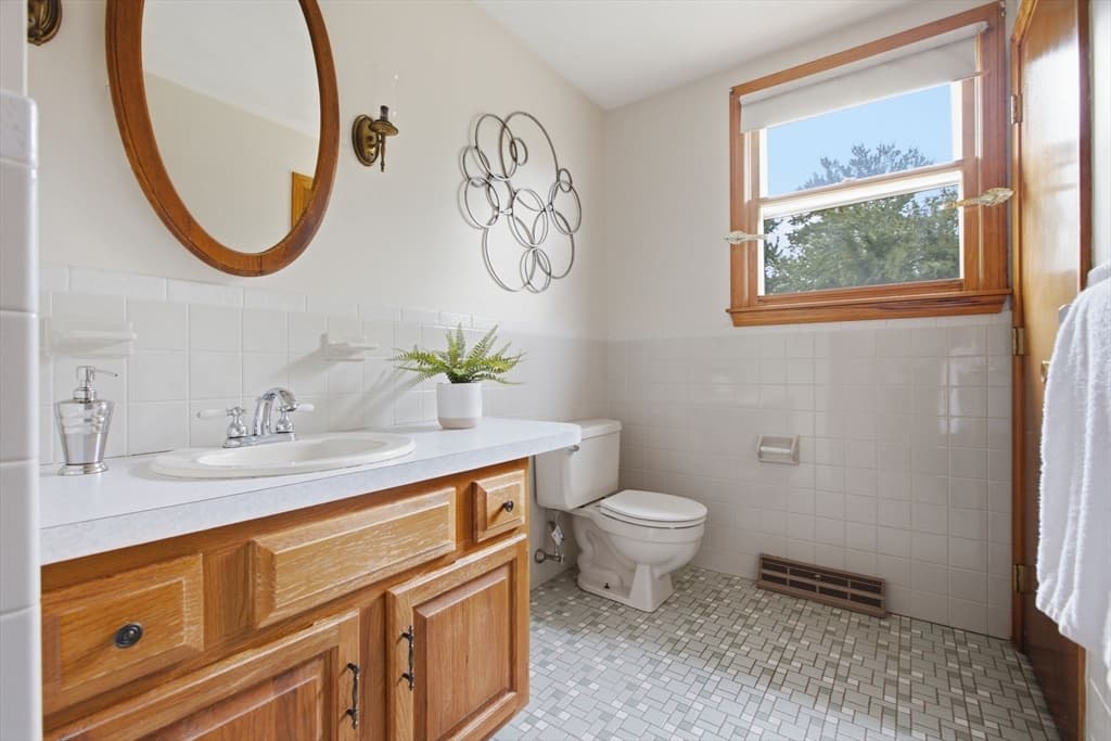Single Family Residence at 55 Peach Orchard Rd, Burlington MA 01803, Burlington, photo 26 of 41
