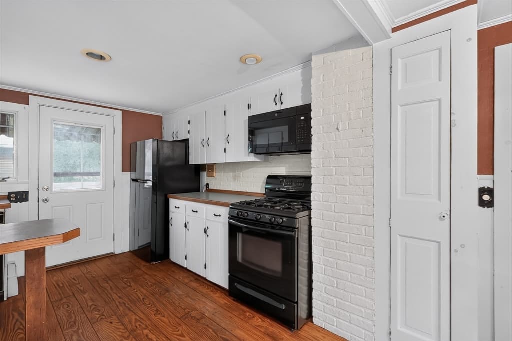 Single Family Residence at 15 Hillside Ave, Middleboro MA 02346, Middleboro, photo 14 of 34