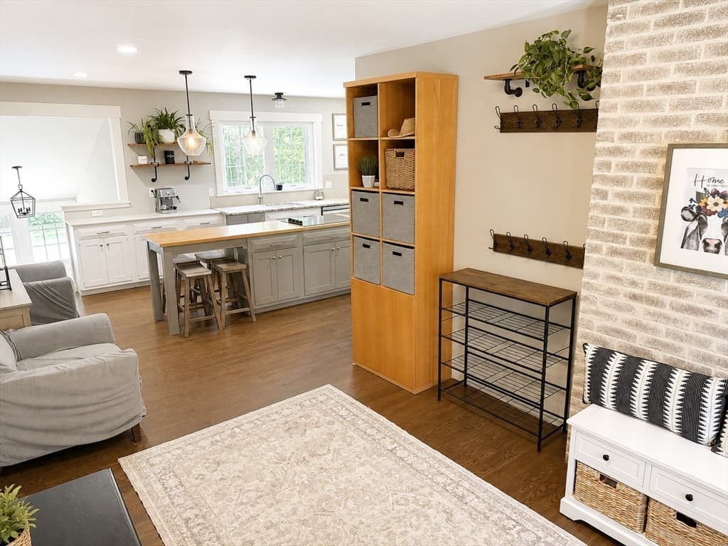 Single Family Residence at 100 Sutton Hill Rd, North Andover MA 01845, North Andover, photo 6 of 28