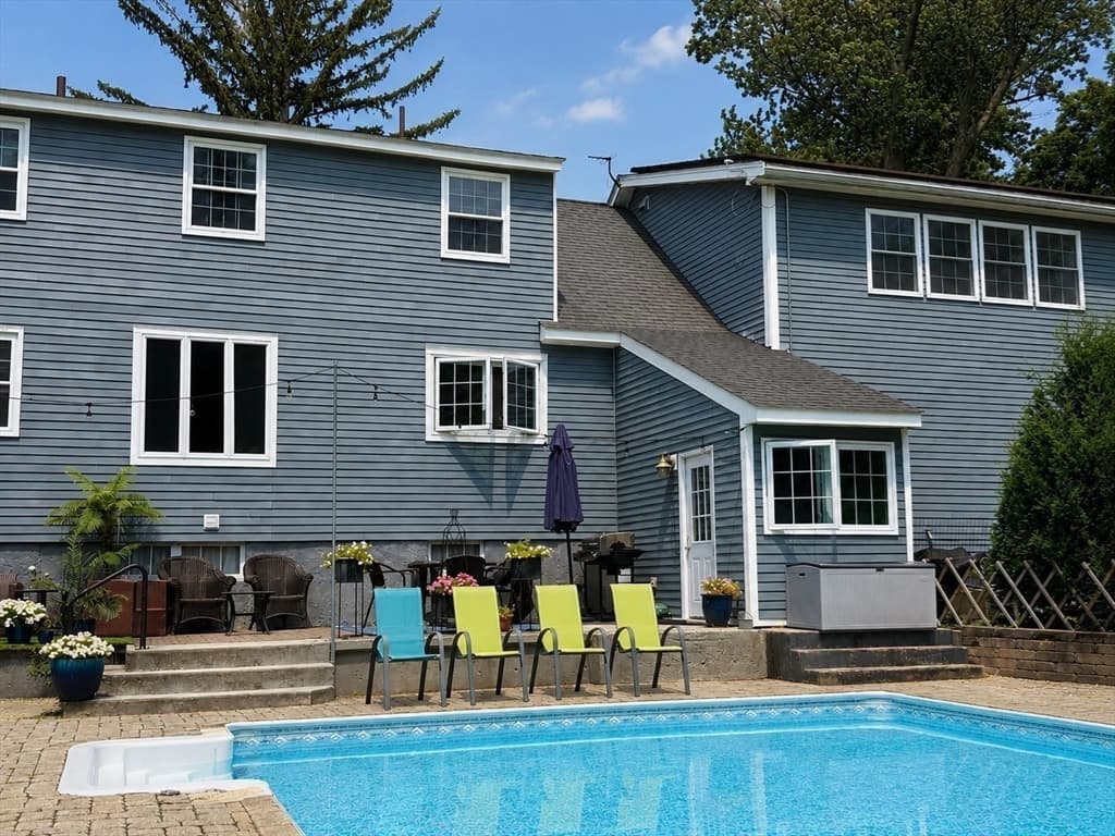 Single Family Residence at 100 Sutton Hill Rd, North Andover MA 01845, North Andover, photo 22 of 28
