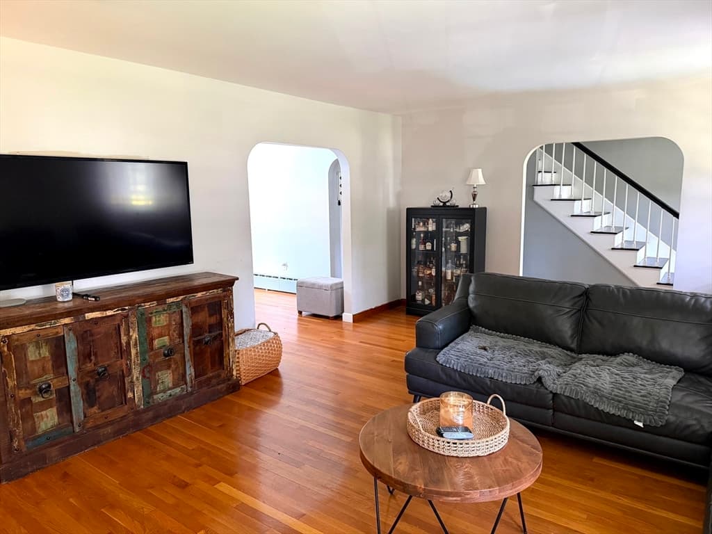 Single Family Residence at 100 Sutton Hill Rd, North Andover MA 01845, North Andover, photo 11 of 28