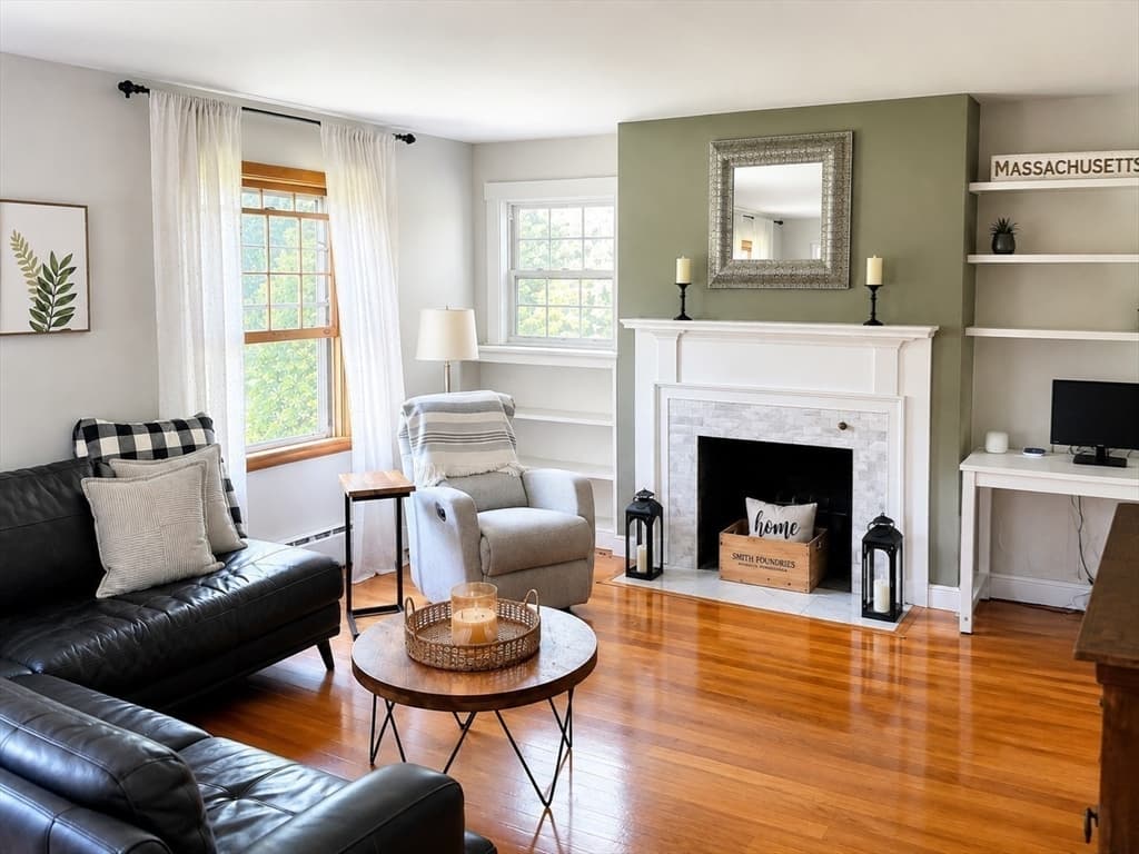 Single Family Residence at 100 Sutton Hill Rd, North Andover MA 01845, North Andover, photo 8 of 28