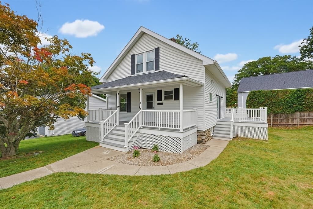 30 Barrett Ave, Worcester MA 01605