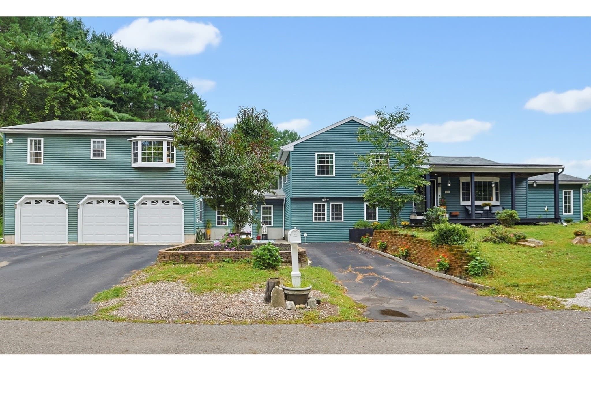 25 Old Elmdale Rd, Uxbridge MA 01569
