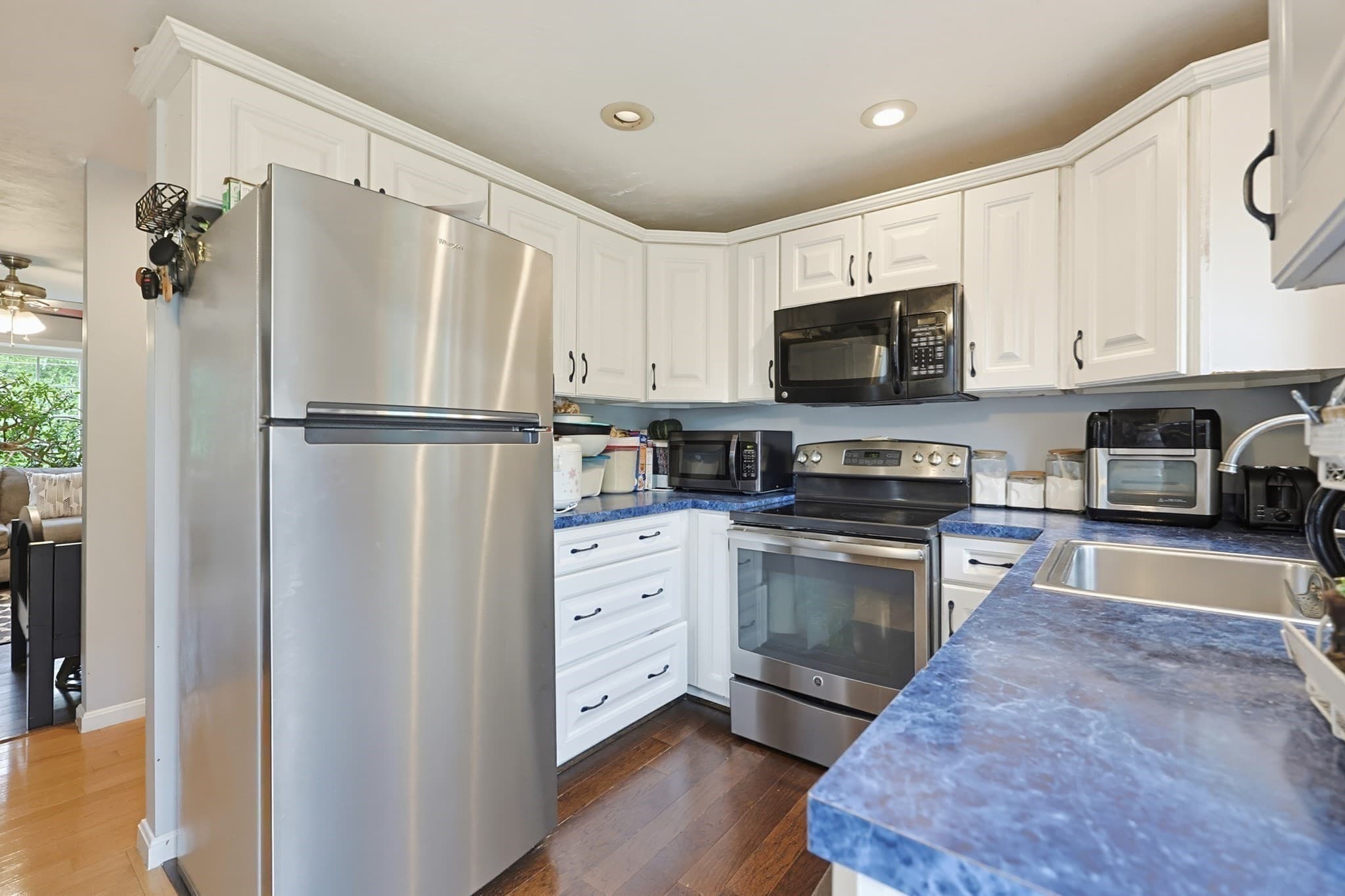 Single Family Residence at 25 Old Elmdale Rd, Uxbridge MA 01569, Uxbridge, photo 31 of 42