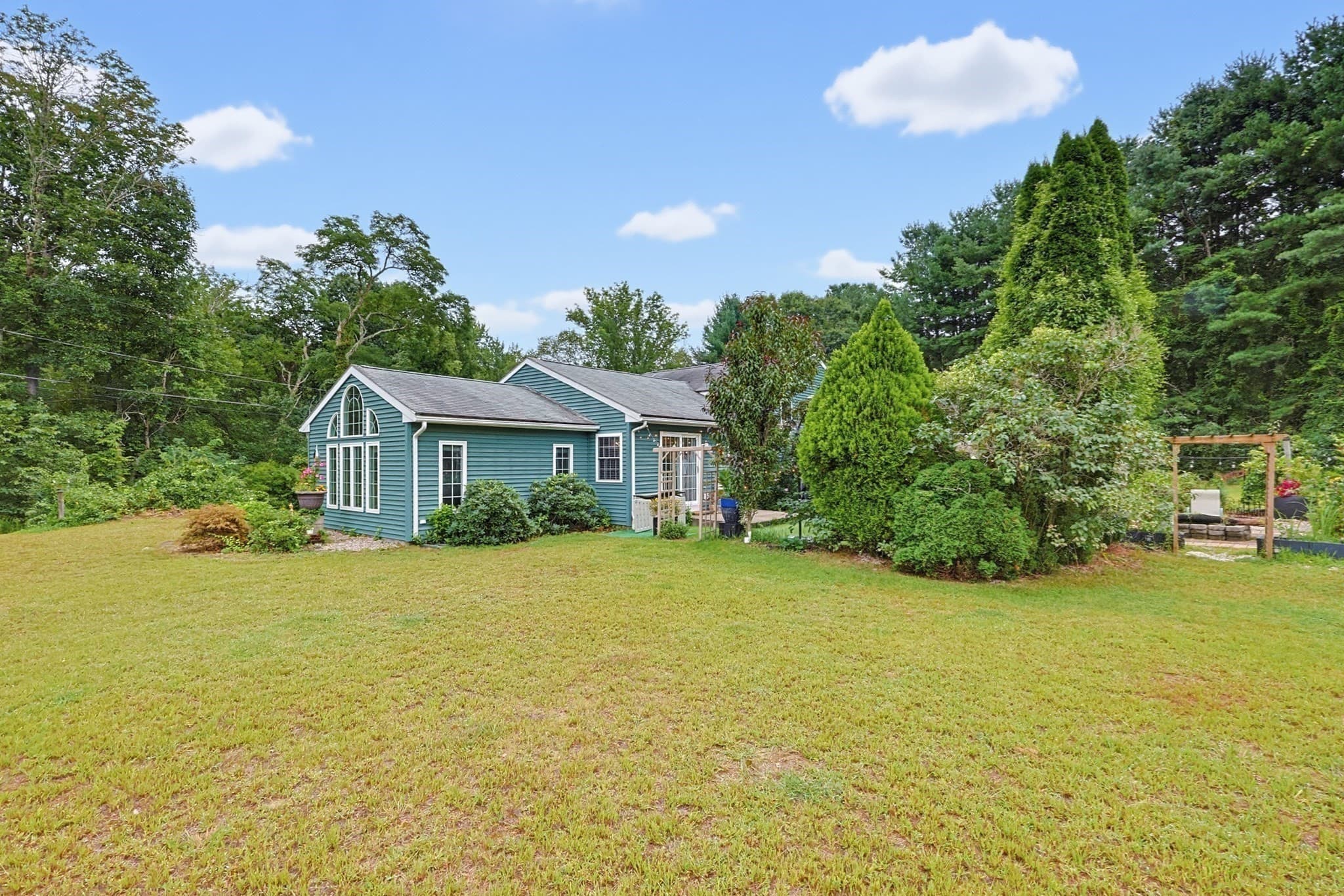 Single Family Residence at 25 Old Elmdale Rd, Uxbridge MA 01569, Uxbridge, photo 39 of 42