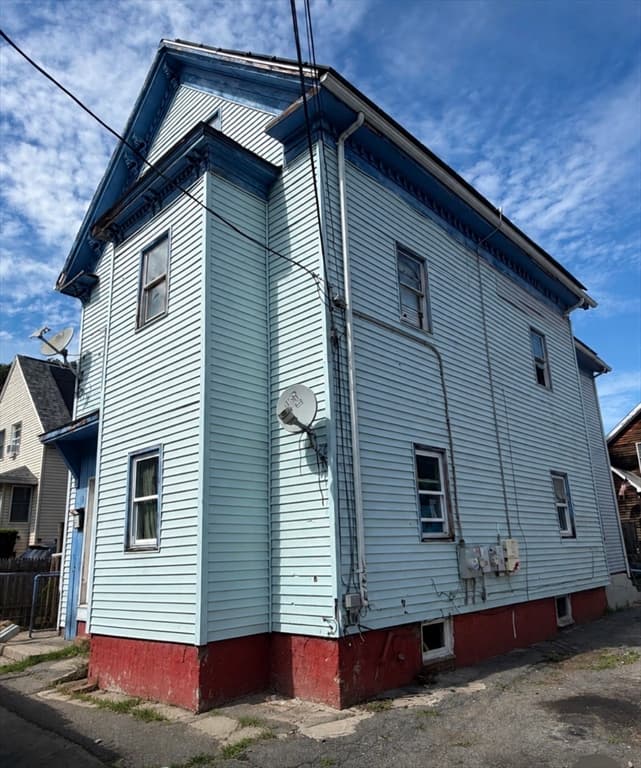 Multi Family at 11 Brownville Ave, Lynn MA 01902, Lynn, photo 2 of 7