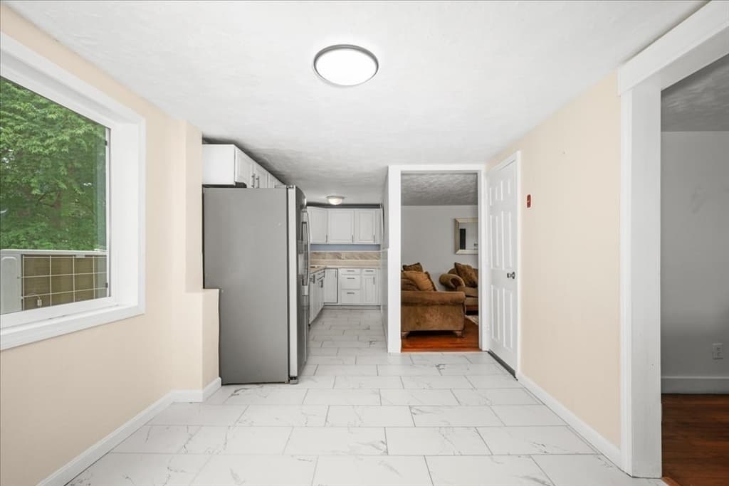 Single Family Residence at 6 Oakwood Ave, Auburn MA 01501, Auburn, photo 13 of 42
