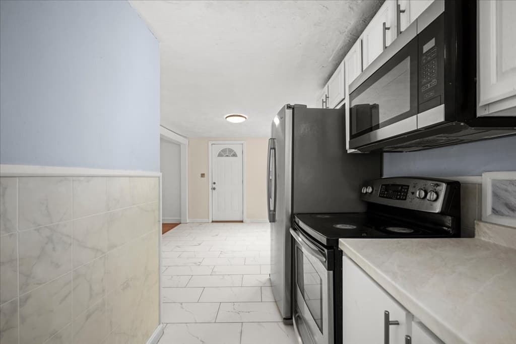Single Family Residence at 6 Oakwood Ave, Auburn MA 01501, Auburn, photo 11 of 42