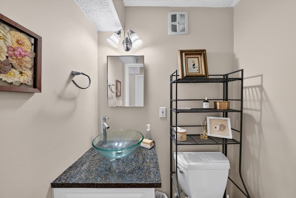 Condominium at 55 Sewall Ave, Brookline MA 02446, Brookline, photo 17 of 24