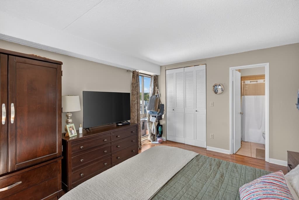 Condominium at 55 Sewall Ave, Brookline MA 02446, Brookline, photo 12 of 24