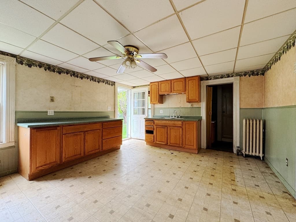 Single Family Residence at 58 Emerald St, Winchendon MA 01475, Winchendon, photo 6 of 32