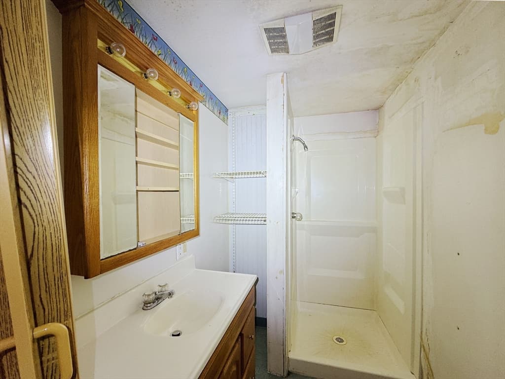 Single Family Residence at 58 Emerald St, Winchendon MA 01475, Winchendon, photo 7 of 32