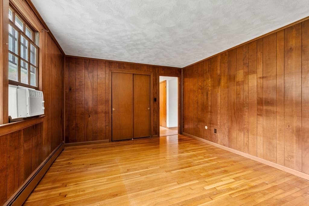 Single Family Residence at 4 Heard Drive, Ipswich MA 01938, Ipswich, photo 16 of 34
