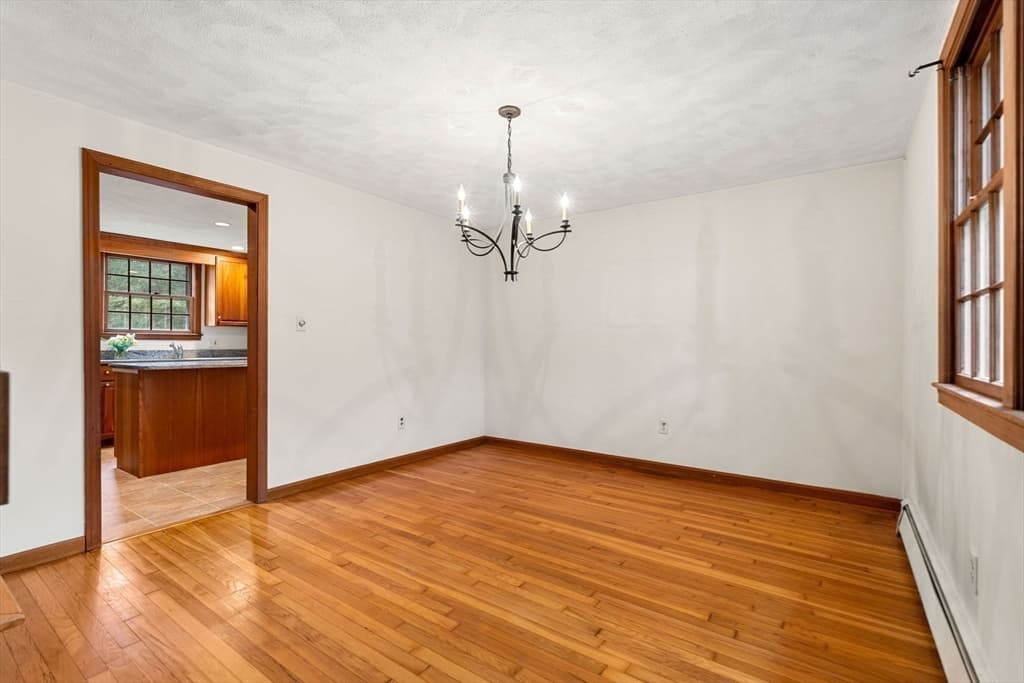 Single Family Residence at 4 Heard Drive, Ipswich MA 01938, Ipswich, photo 10 of 34