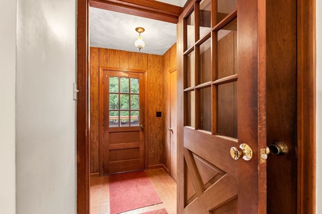 Single Family Residence at 4 Heard Drive, Ipswich MA 01938, Ipswich, photo 8 of 34