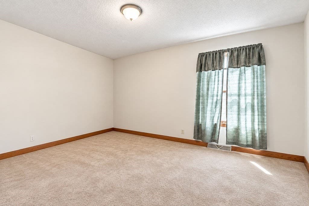 3 Family - 3 Units Up/Down at 320 Davis Street, New Bedford MA 02746, New Bedford, photo 10 of 42