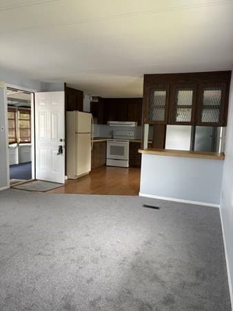 Mobile Home at 22 Thayer Dr, Taunton MA 02780, Taunton, photo 9 of 13