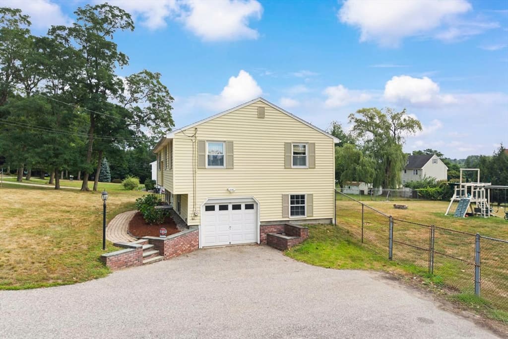 Single Family Residence at 183 E Broadway, Haverhill MA 01830, Haverhill, photo 3 of 27