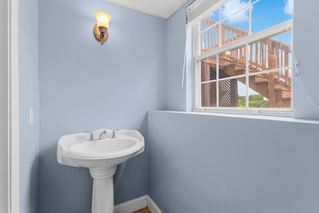 Single Family Residence at 183 E Broadway, Haverhill MA 01830, Haverhill, photo 25 of 27