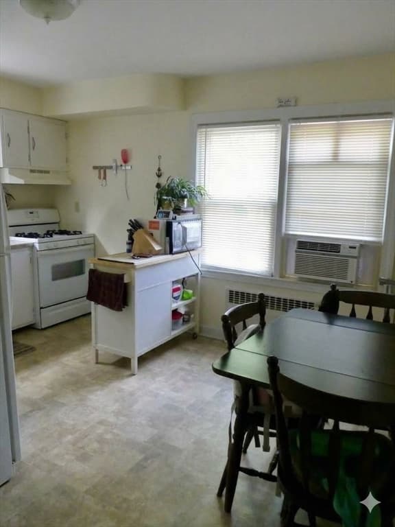 Single Family Residence at 118 Randolph Ave, Tiverton RI 02878, Tiverton, photo 6 of 30