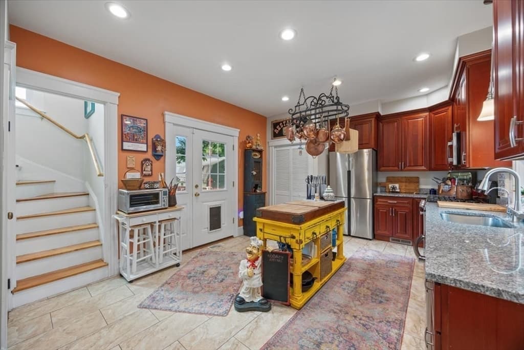 Single Family Residence at 12 Minot Ave, Haverhill MA 01830, Haverhill, photo 10 of 36