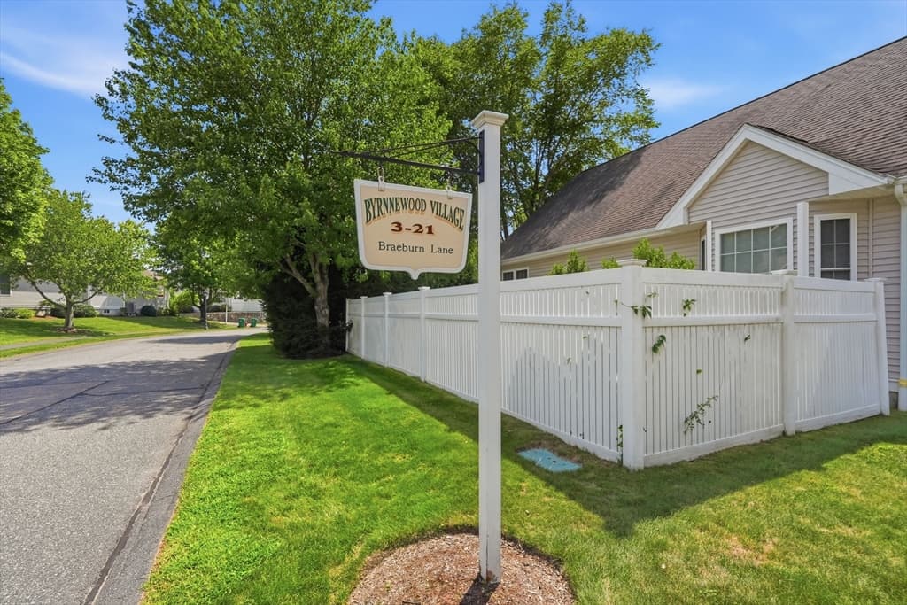 Condominium at 15 Braeburn Ln # 15, Ashland MA 01721, Ashland, photo 38 of 42