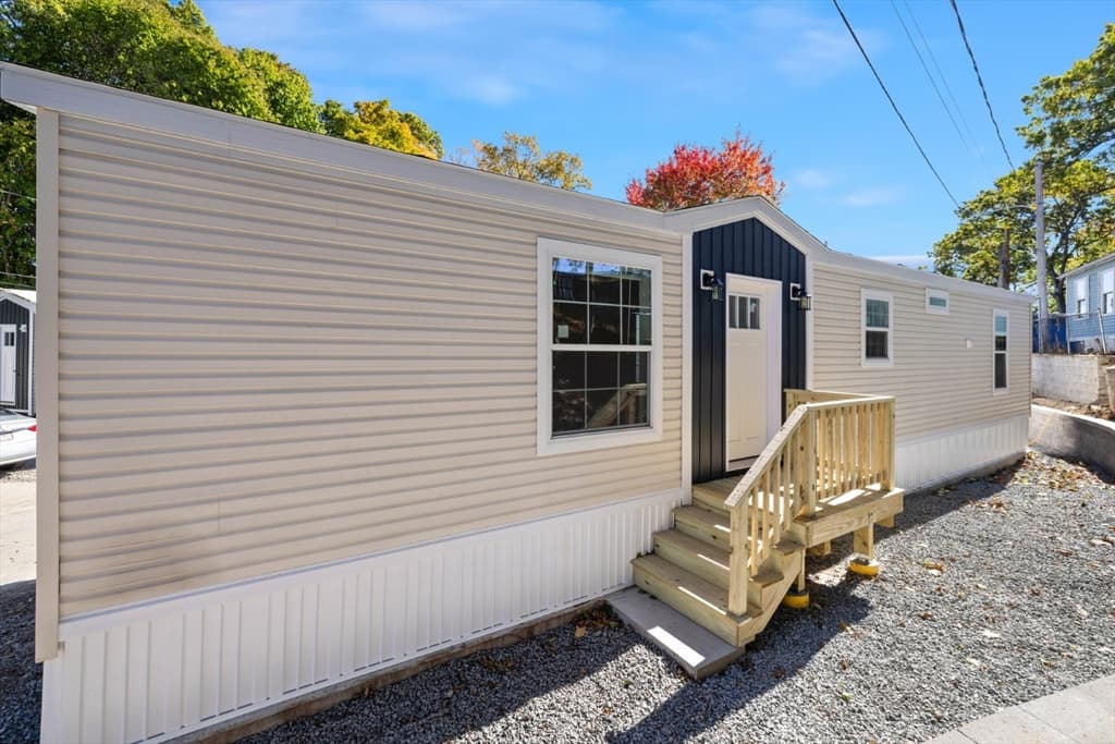 103 Newbury # 11, Danvers MA 01923