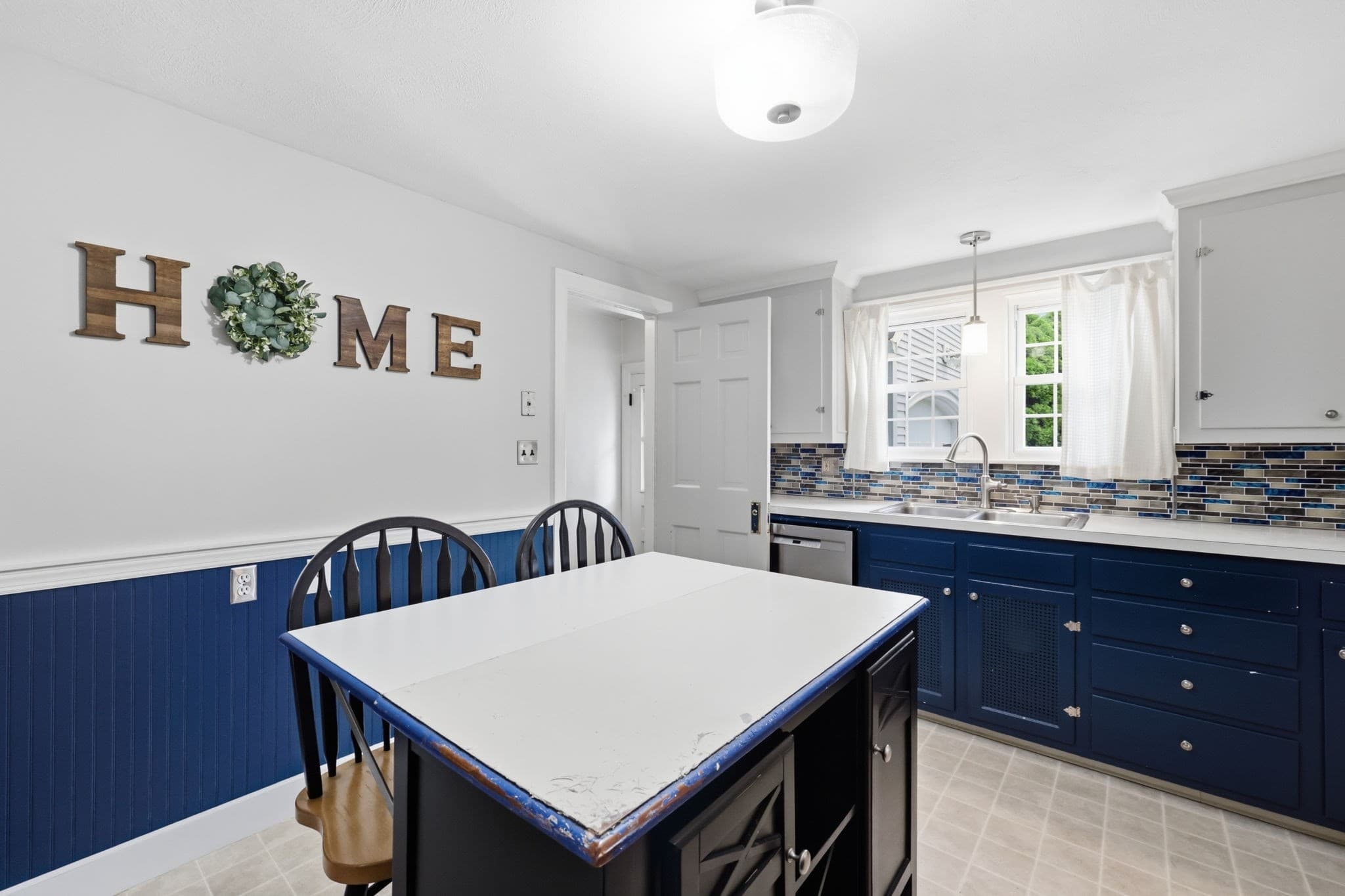 Single Family Residence at 250 Gillette Ave, Springfield MA 01118, Springfield, photo 9 of 42