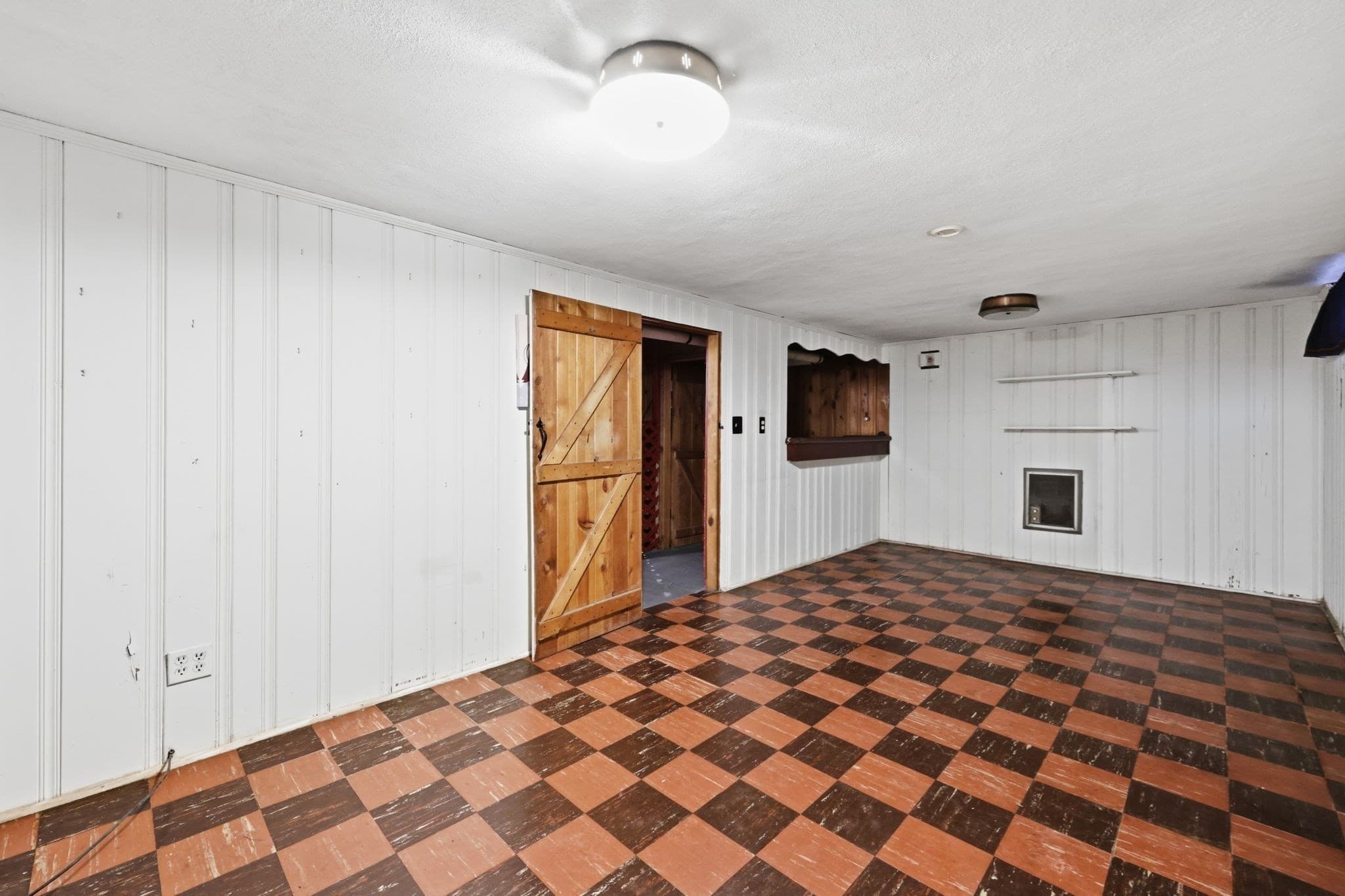 Single Family Residence at 250 Gillette Ave, Springfield MA 01118, Springfield, photo 33 of 42