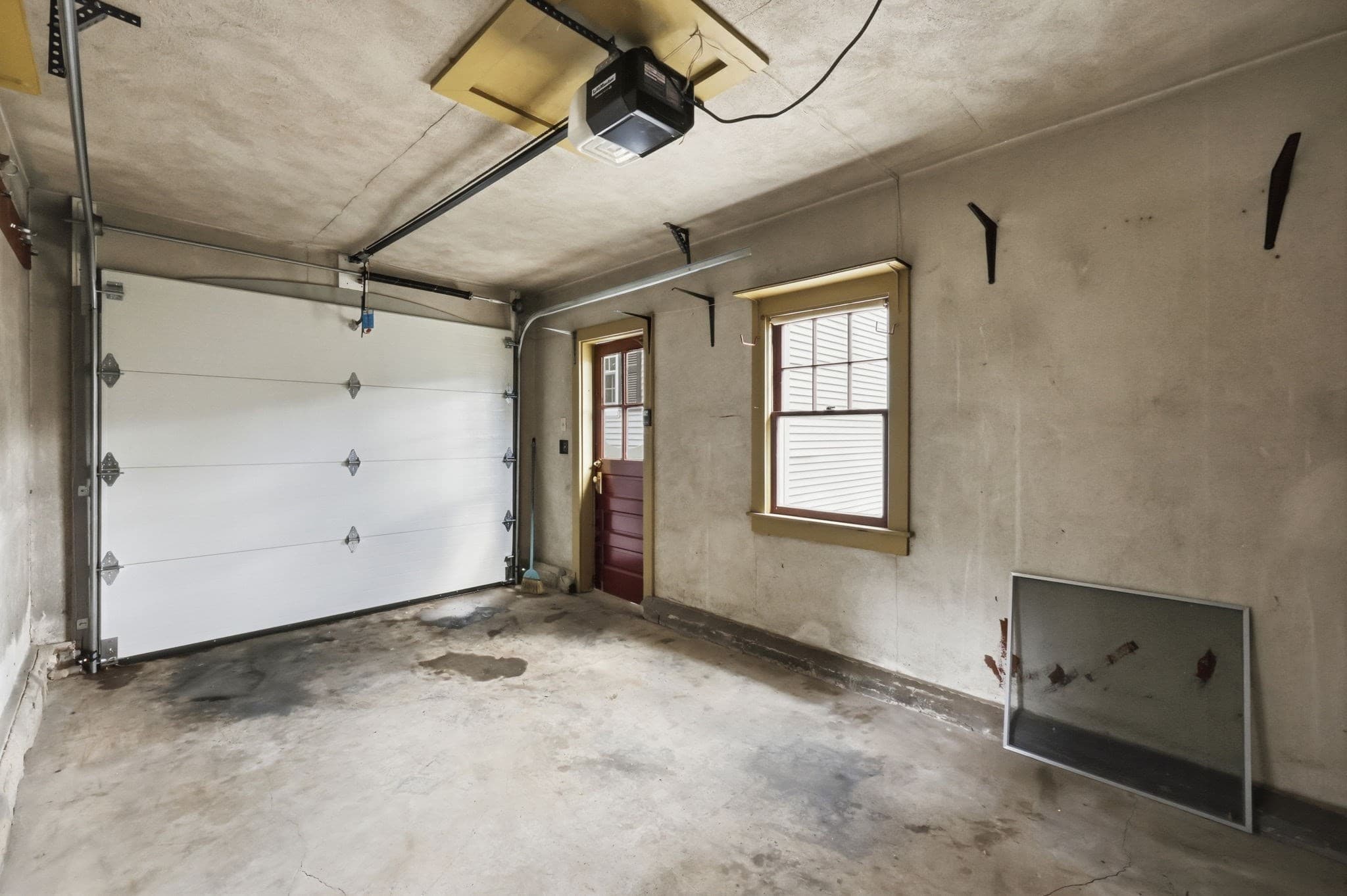 Single Family Residence at 250 Gillette Ave, Springfield MA 01118, Springfield, photo 37 of 42