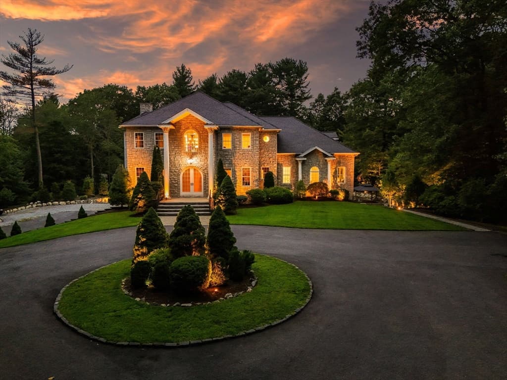 9 Grandview Rd, North Reading MA 01864