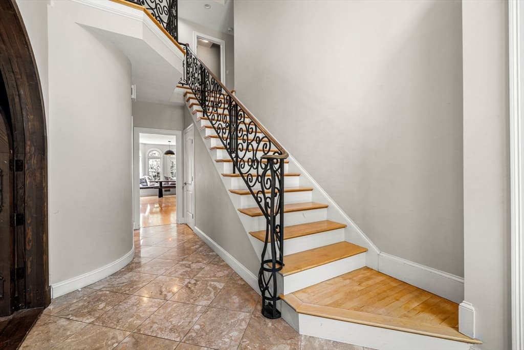 Single Family Residence at 9 Grandview Rd, North Reading MA 01864, North Reading, photo 4 of 41