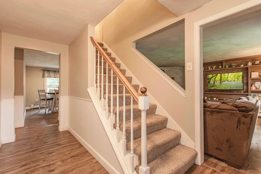 Single Family Residence at 13 Old Powder House Rd, Lakeville MA 02347, Lakeville, photo 7 of 42