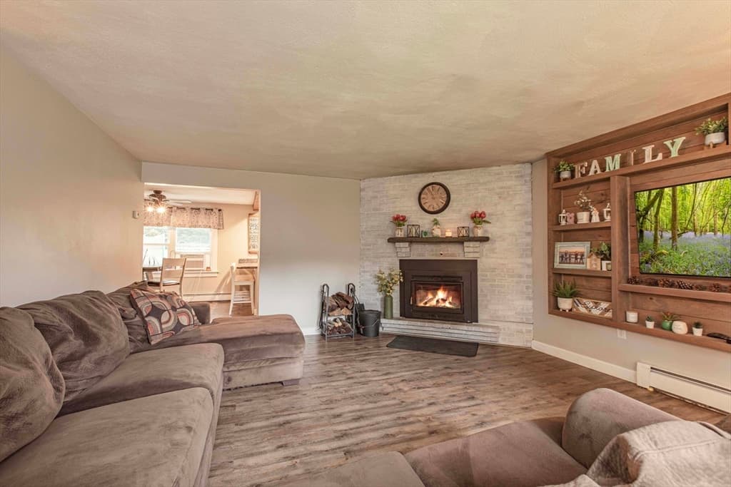 Single Family Residence at 13 Old Powder House Rd, Lakeville MA 02347, Lakeville, photo 10 of 42