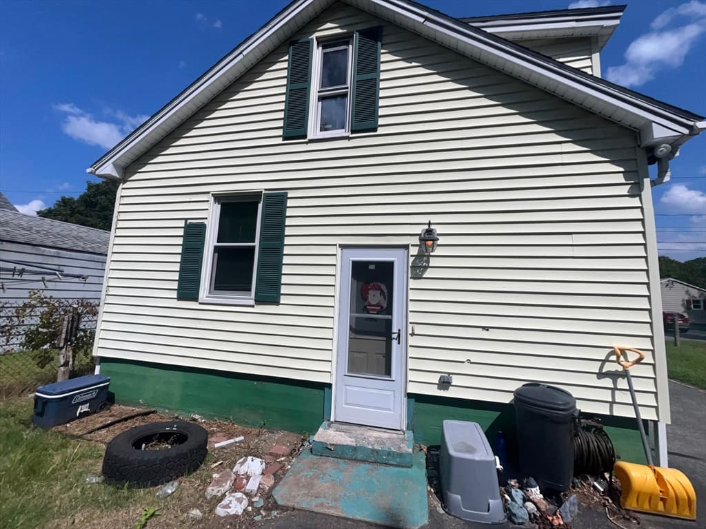 Single Family Residence at 104 Balis St, Springfield MA 01109, Springfield, photo 6 of 30