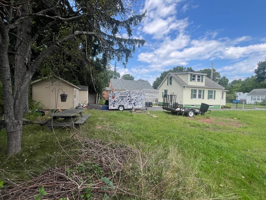 Single Family Residence at 104 Balis St, Springfield MA 01109, Springfield, photo 5 of 30