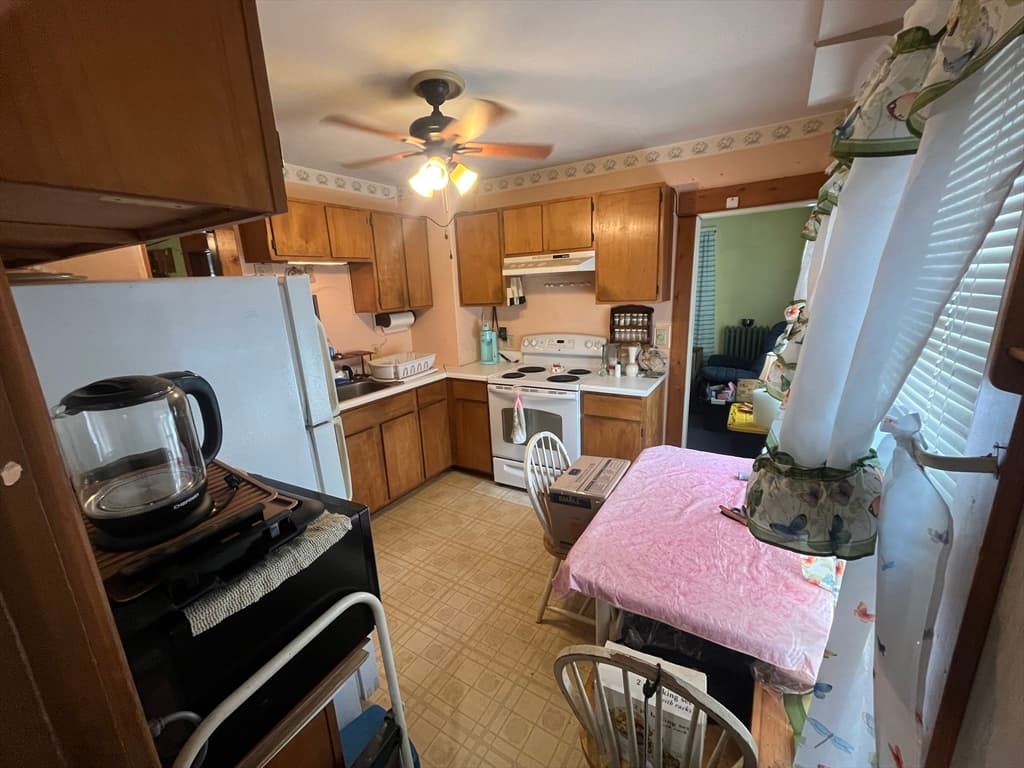 Single Family Residence at 104 Balis St, Springfield MA 01109, Springfield, photo 14 of 30