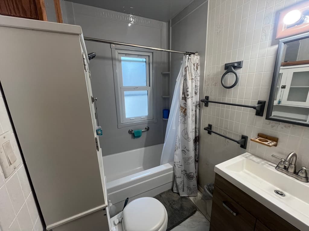 Single Family Residence at 104 Balis St, Springfield MA 01109, Springfield, photo 21 of 30