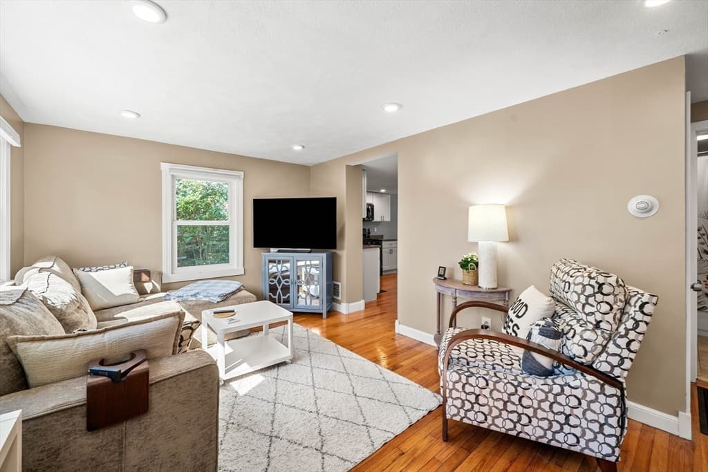 Single Family Residence at 26 Macdonald St, Boston MA 02136, Boston, photo 13 of 41
