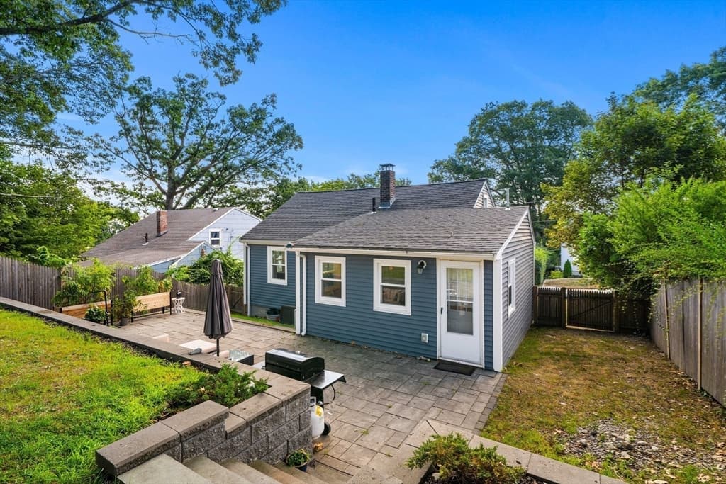 Single Family Residence at 26 Macdonald St, Boston MA 02136, Boston, photo 9 of 41