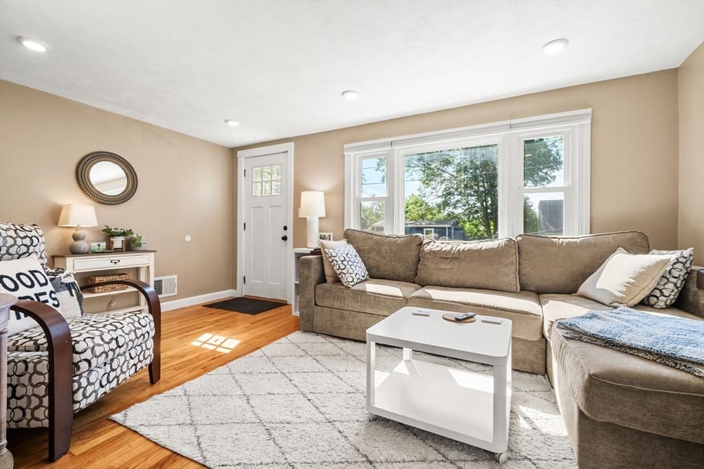 Single Family Residence at 26 Macdonald St, Boston MA 02136, Boston, photo 15 of 41