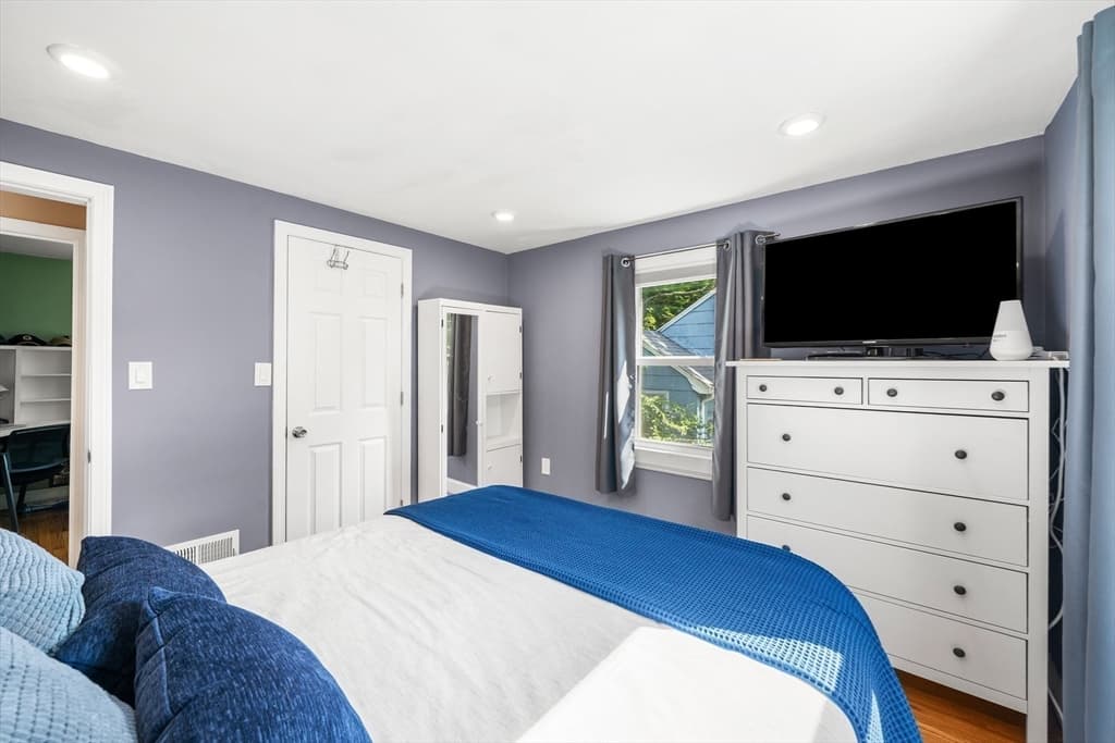 Single Family Residence at 26 Macdonald St, Boston MA 02136, Boston, photo 31 of 41