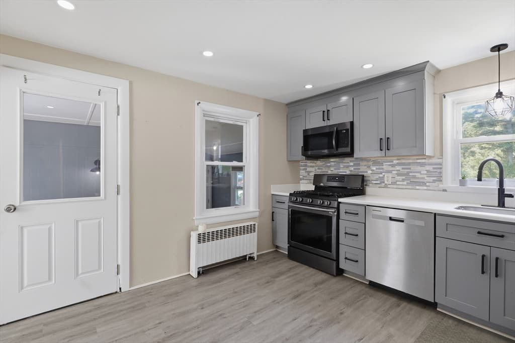 Single Family Residence at 229 Whalom Rd, Lunenburg MA 01462, Lunenburg, photo 9 of 39