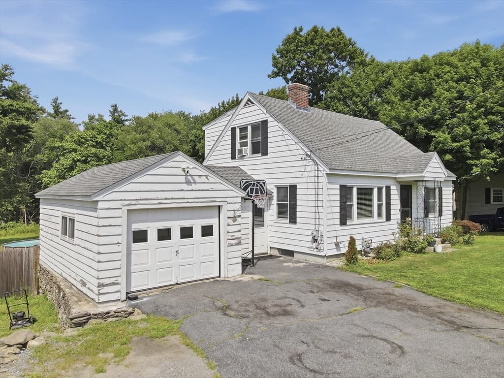 Single Family Residence at 229 Whalom Rd, Lunenburg MA 01462, Lunenburg, photo 38 of 39