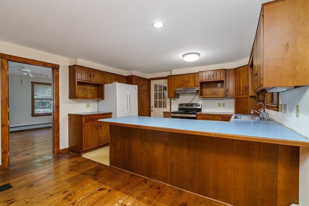 Single Family Residence at 123 Saunders Street, Gardner MA 01440, Gardner, photo 14 of 42